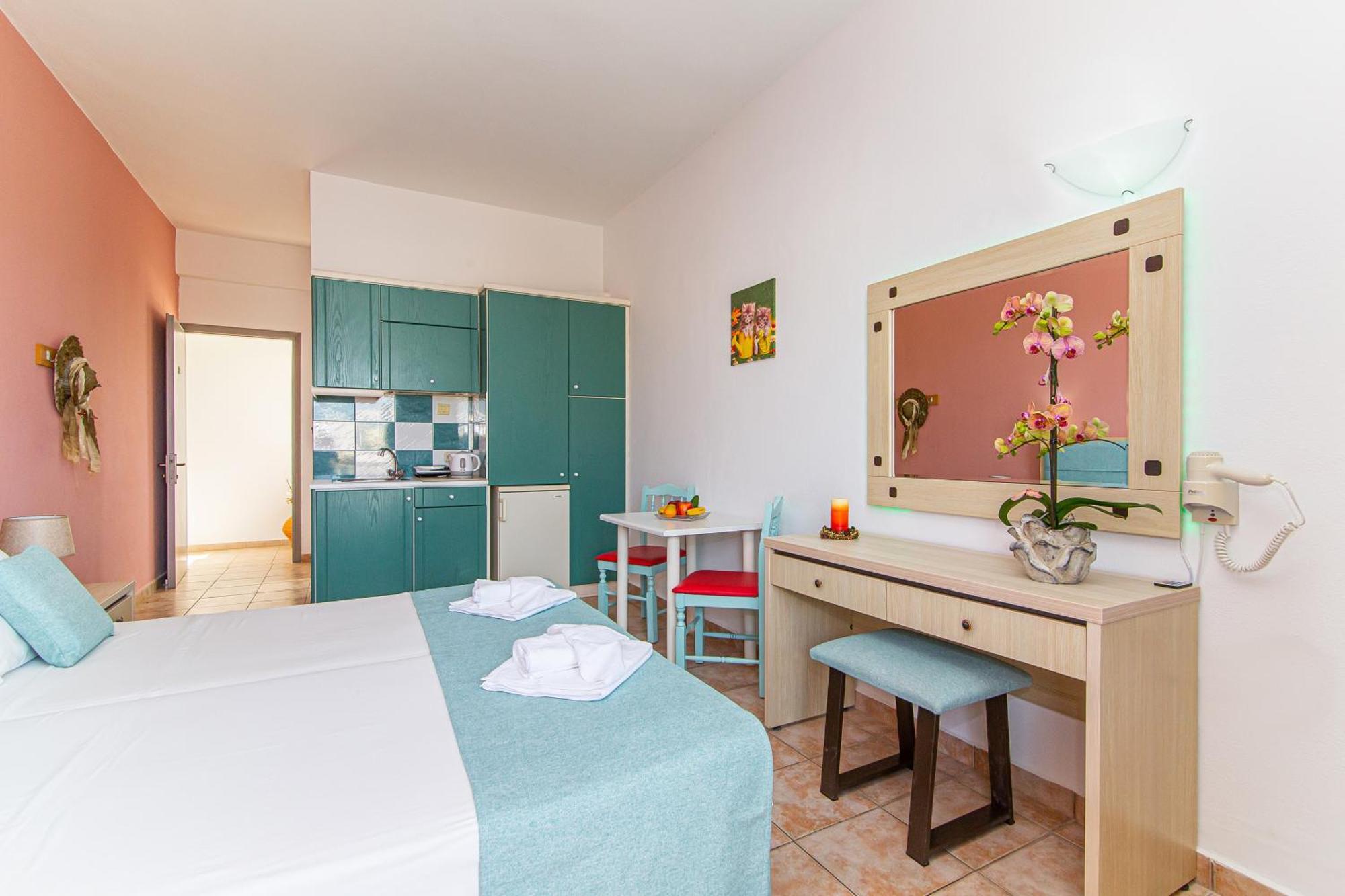 Theoni Apartments Malia Exterior foto